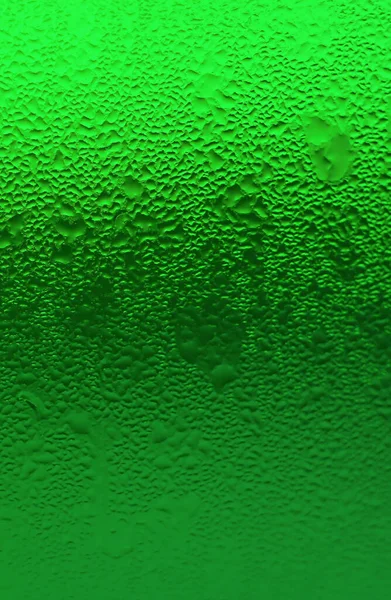 Textura Incrível Gotas Água Garrafa Bebida Gelada Cor Verde Gradiente — Fotografia de Stock