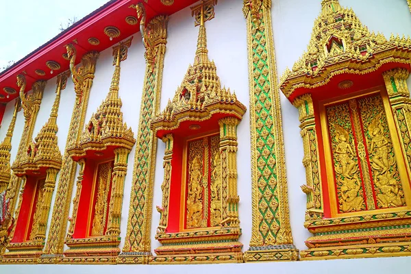 Fantastické Dekorativní Okna Buddhistického Chrámu Ordination Hall Thajsku — Stock fotografie