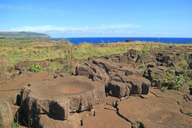 Paskalya Adası, Şili ve Güney Amerika 'nın Pasifik sahillerindeki etkileyici antik yapı kalıntıları