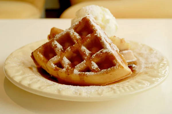 Plate Fresh Baked Homemade Cinnamon Apple Waffles Topped Vanilla Ice — стокове фото