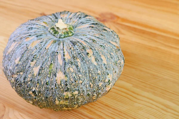 Fresh Ripe Squash Thai Pumpkin Isolated Light Brown Wooden Table — Foto de Stock