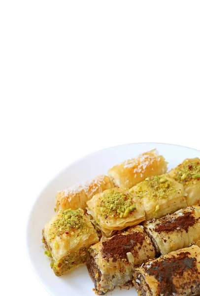 Placa Deliciosos Surtidos Pasteles Baklava Isoaed Sobre Fondo Blanco — Foto de Stock