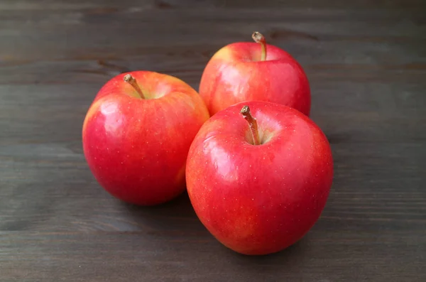 Closeup Heap Fresh Ripe Red Apple Isolated Black Wooden Backdrop — Photo