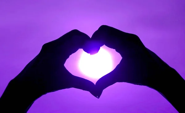 Pop Art Styled Silhouette Hand Making Heart Sign Bright Sun — Stok fotoğraf