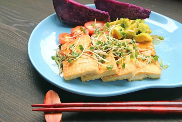 Delectable Grilled Tofu Fresh Daikon Microgreens Salad Steamed Purple Sweet — 图库照片
