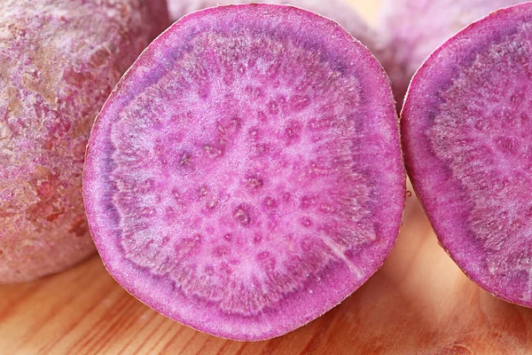 Raw Purple Sweet Potatoes Cross Section 접이식 — 스톡 사진