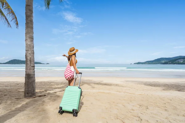 Young Woman Traveler Luggage Relaxing Enjoying Beautiful Tropical Sand Beach — Stock Photo, Image
