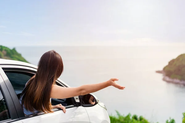 Young Woman Traveler Looking Beautiful Sea View Her Car While — Stock Photo, Image