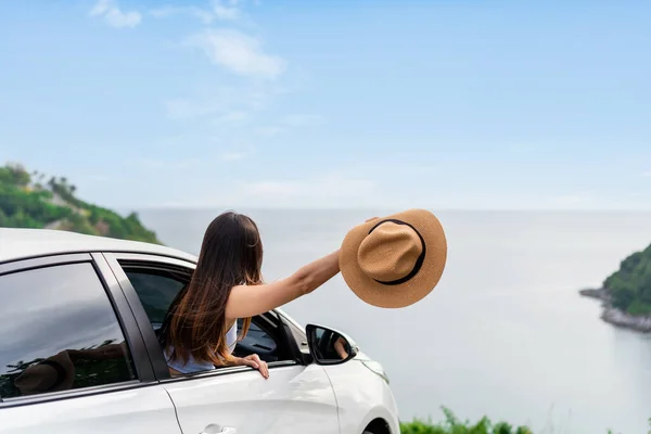 Young Woman Traveler Looking Beautiful Sea View Her Car While — Stock Photo, Image