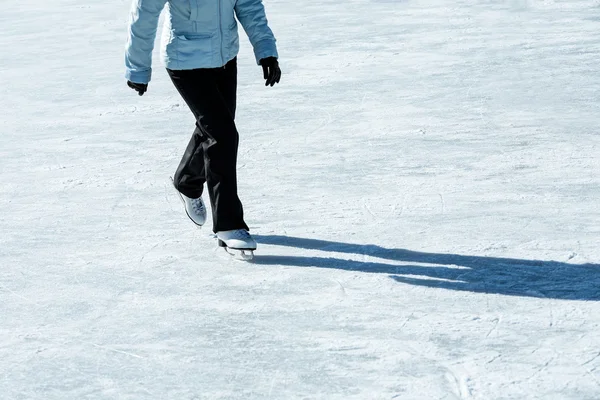 Eiskunstläuferin — Stockfoto