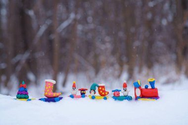 Noel oyuncaklarıyla yapılan Noel treni.