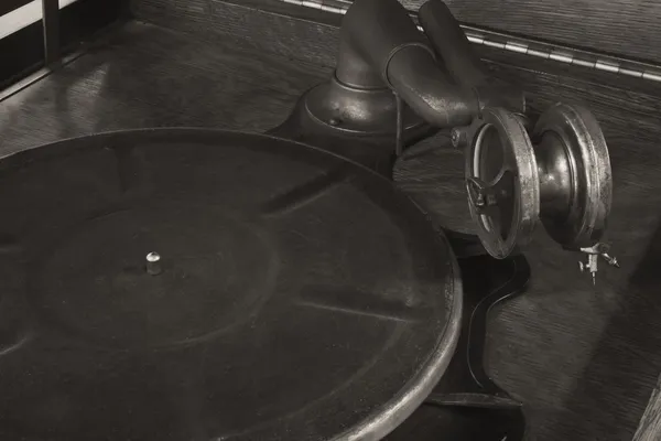 Antieke grammofoon fonograaf 5 — Stockfoto