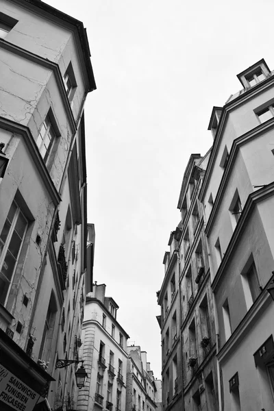 Rue traditionnelle de Paris — Photo