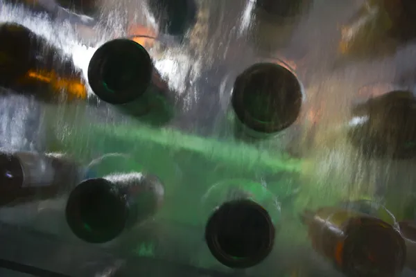 Skleněné víno vodopád — Stock fotografie