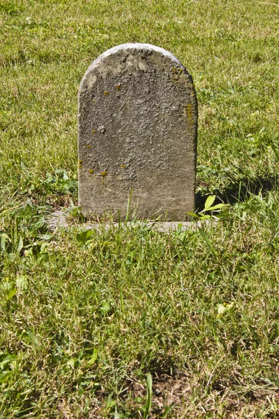 Small Unmarked Headstone — Stock Photo, Image