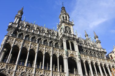 grand place, brussels evde krallar