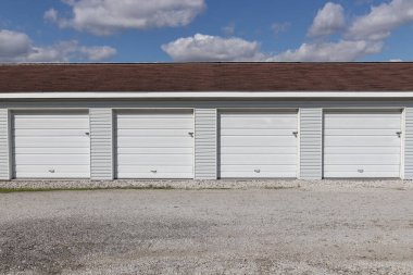 Özel depo ve küçük garaj üniteleri.