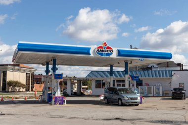 Frankfort - Ekim 2021: Amoco benzin istasyonu. Amoco BP ve British Petroleum 'un bir bölümüdür..
