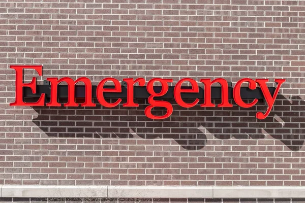 Notfall Eingangsschild Für Örtliches Krankenhaus Alarmrot — Stockfoto