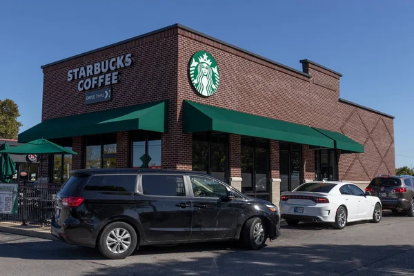 Indianapolis Circa Oktober 2021 Starbucks Retail Coffee Store Elk Jaar — Stockfoto