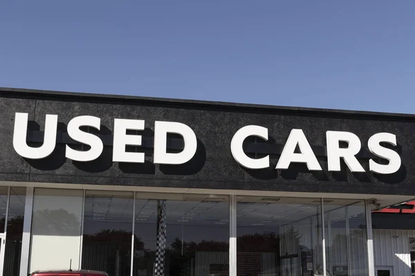 Used Car Sign Pre Owned Car Dealership Supplies New Cars — Stock Photo, Image