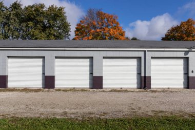 Özel depo ve küçük garaj üniteleri.