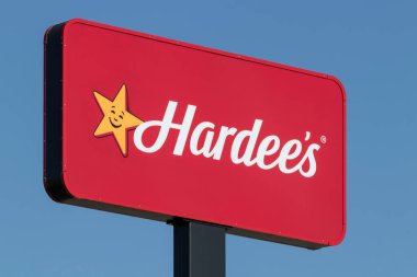 Fishers - Kasım 2021: Hardee 'nin fast food restoranının yeri. Hardee 's CKE ve Carls' s Jr. 'ın kardeş restoranı tarafından işletilmektedir..