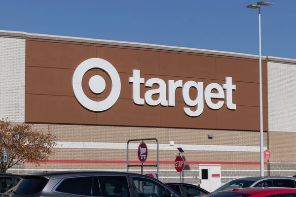 Fishers Circa Noviembre 2021 Target Retail Store Target Vende Artículos — Foto de Stock