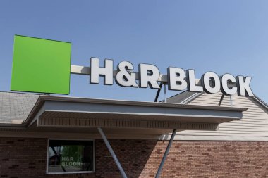 Frankfort - Nisan 2021: H & R Blok Perakende Vergi Hazırlama Konumu. Blok 12 bin Konum Çalıştırıyor.