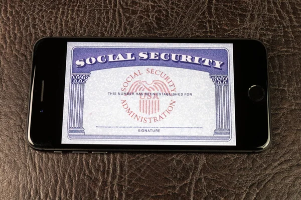 Indianapolis Circa Prosinec 2020 Karta Sociálního Zabezpečení Prázdná Smartphonu Správa — Stock fotografie