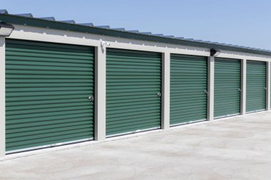 Özel depo ve küçük garaj üniteleri.