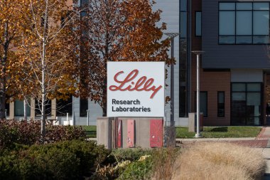 Indianapolis - Kasım 2021: Eli Lilly ve Şirket Dünya Merkezi. Lilly ilaç ve ilaç üretiyor..
