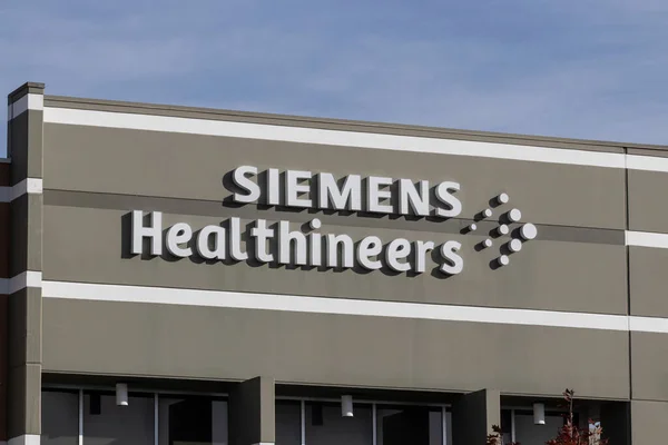 プレインフィールド Circa 2021 Siemens Healthineers Healthcare診断場所 シーメンスは 医療業界への技術の最大のサプライヤーの1つです — ストック写真