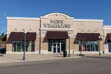 Dayton - Kasım 2021: Erkekler Giyinme Evi Perakende Alışveriş Merkezi. Erkekler Giyinme Evi 'nin şirket adı Terzi Markaları..