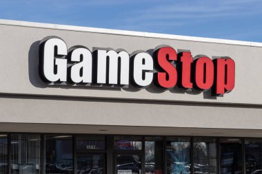 Cincinnati - Aralık 2021: GameStop alışveriş merkezi. GameStop bir video oyunu ve elektronik perakendecisi..