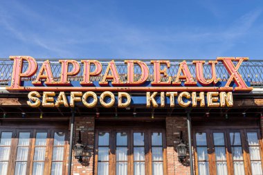 Springdale - Aralık 2021: Pappadeaux Deniz Ürünleri Mutfağı Louisiana tarzı restoran. Pappadeaux, Pappas restoran zincirinin bir parçasıdır..