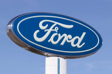 Lafayette - Aralık 2021: Ford Motor Şirketi logosu. Ford, Mustang, Escape, Explorer ve en çok satan F-150 ve F-Serisi kamyonlarını üretir..