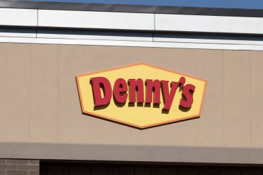Westfield - Aralık 2021: Denny 'nin hızlı gündelik restoran ve lokantası. Dennys nesillerdir gece yemeklerinin gözdesidir..