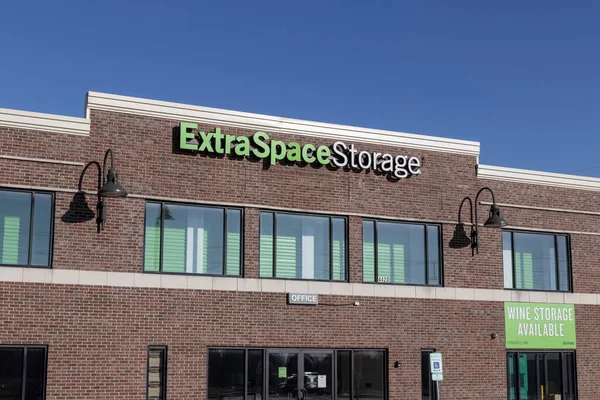 Carmel Близько Грудня 2021 Extra Space Storage Extra Space Storage — стокове фото