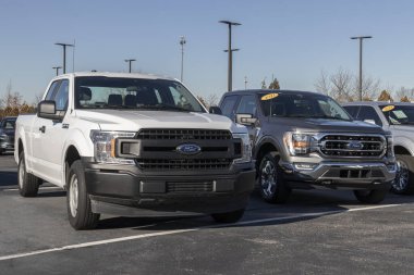 Indianapolis - Circa January 2022: Used Ford F150 display at a dealership. With current supply issues, Ford is relying on used car sales while waiting for parts.
