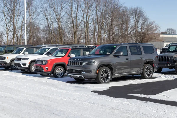 Kokomo Cirka Januari 2022 Jeep Wagoneer Visning Chrysler Återförsäljare Snö — Stockfoto