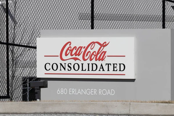 Erlanger Około Lutego 2022 Coca Cola Consolidated Coca Cola Produkuje — Zdjęcie stockowe