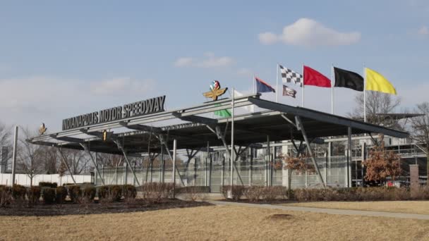 Indianápolis Circa Marzo 2022 Indianápolis Motor Speedway Gate One Entrance — Vídeo de stock