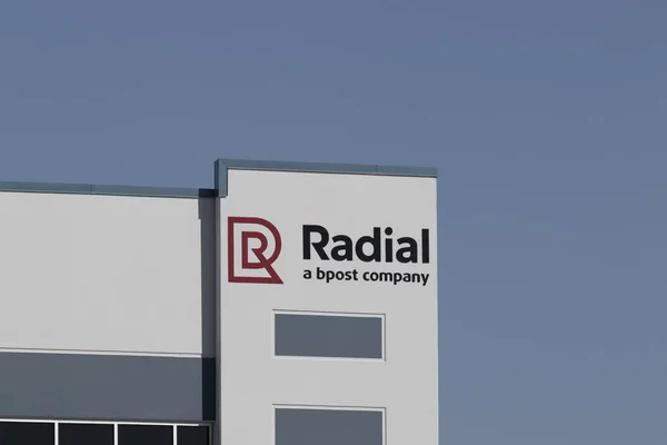 Brownsburg Circa March 2022 Radial Fulfillment Center Helping Retailers Meet — Stock Photo, Image