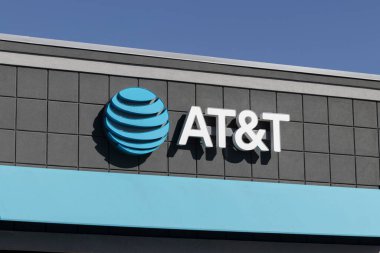 Crestwood - Mart 2022: AT & T cep telefonu perakende mağazası. AT & T, 5G C bandı ağını ABD 'de 200 milyon kişiye genişletmeyi planlıyor.