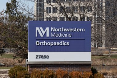 Warrenville, Mart 2022, Northwestern Tıp Kliniği. Northwestern Tıp Northwestern Üniversitesi 'ne bağlı kar amacı gütmeyen bir sağlık sistemidir..