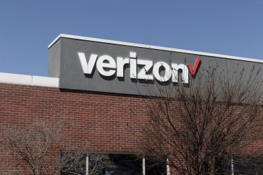 Richmond - Nisan 2022 Verizon Kablosuz Perakende Konumu. Verizon kablosuz, yüksek kapasiteli fiber optik ve 5G iletişim sağlıyor.