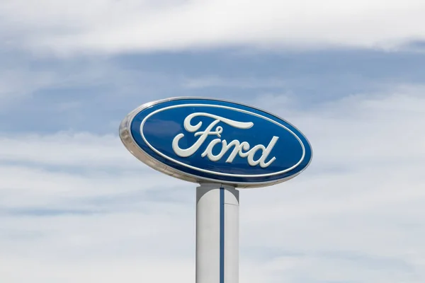 Fishers Circa May 2022 Ford Car Suv Pickup Truck Dealership — Photo