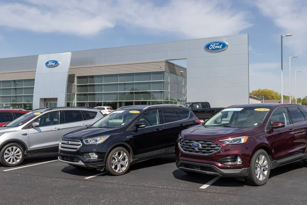 Kokomo Circa May 2022 Used Car Display Ford Dealership Supply — Stockfoto