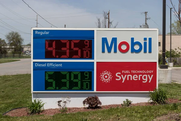 Elkhart Mei 2022 Mobiel Gas Tankstation Exxonmobil Werelds Grootste Olie — Stockfoto